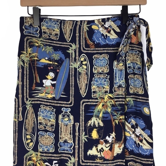 DISNEY Store Skirt Hawaiian Luau Mickey Mouse Goofy Donald Pluto Tropical Small - Picture 3 of 9